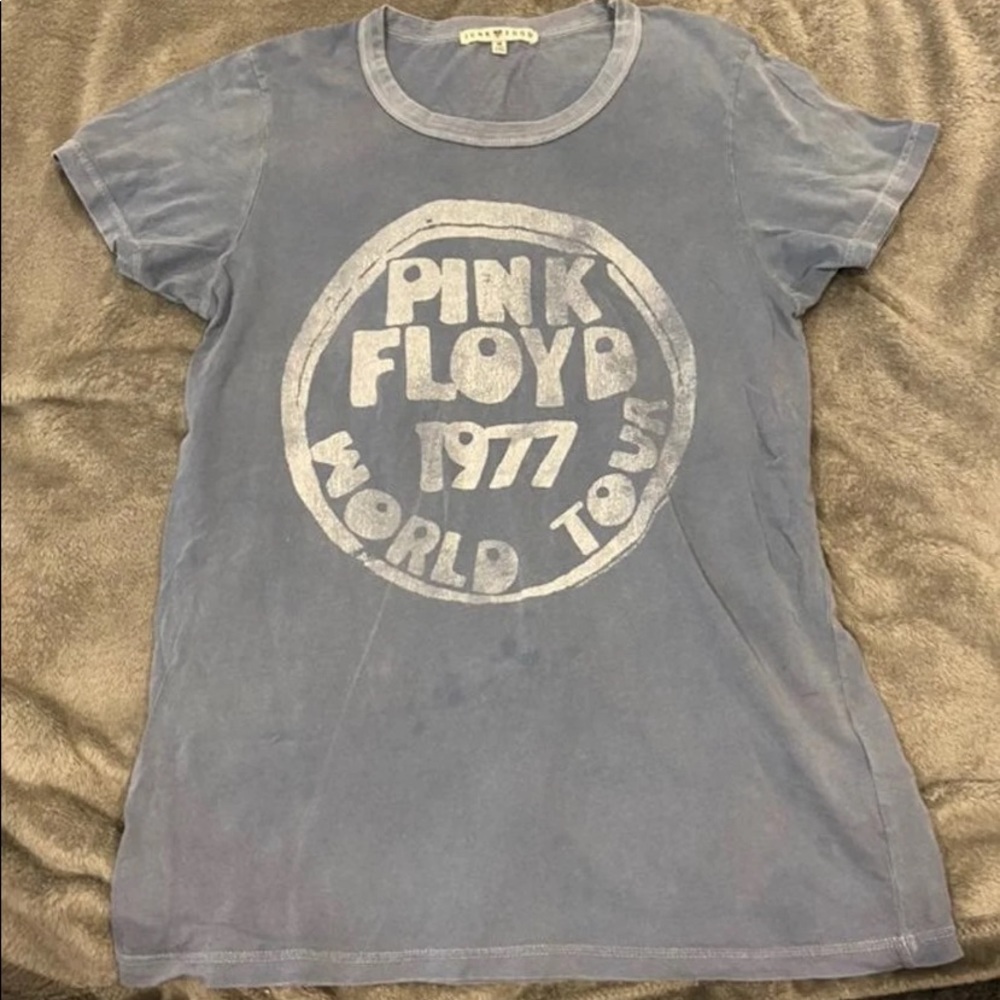 JUNK FOOD graphic tee